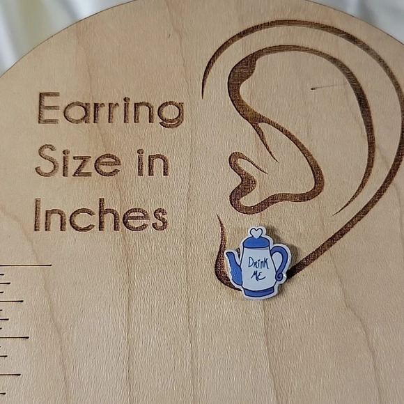 Alice in Wonderland Tea Party Stud Earrings - Picture 5 of 7